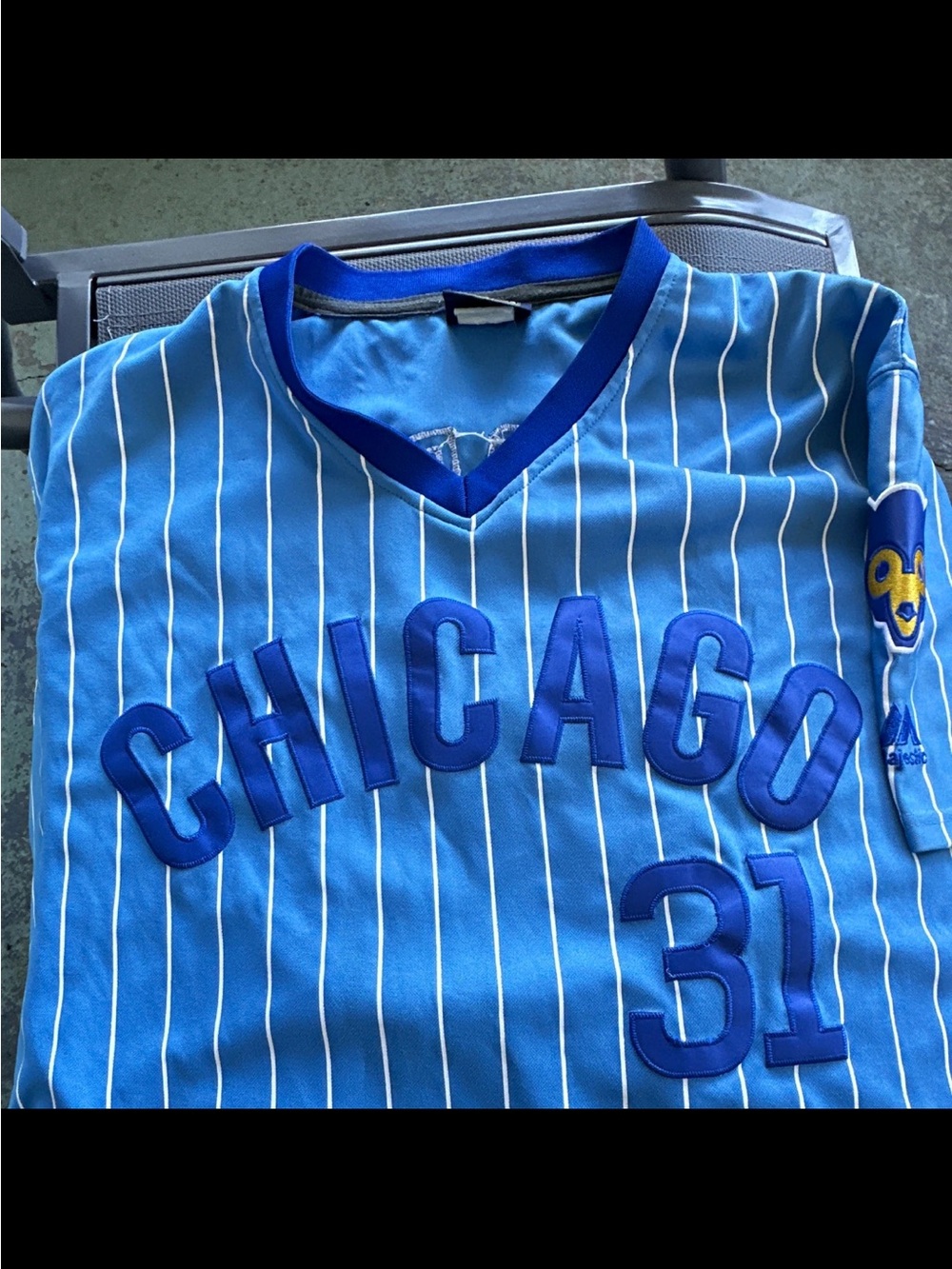 Blue Pinstripe 'Chicago Cubs Baseball Jersey Greg Maddux size L